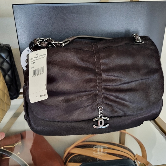 New Chanel Pony Hair Shoulder Bag Leather Black with Silver CC - Picture 3 of 15